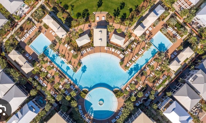 Panama City Beach Cottage | NEW The Beach Cottage! Walk to Alys & Rosemary Pool and Beach. 2 bikes included
