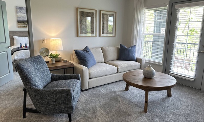 Tuttle West Apartment | NEW: The C-Suite - Lux Dublin King w/Home Office
