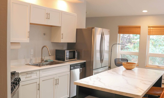 Gunnison Apartment | NEW! The Treetop - Peaceful, Parks, Modern, near Bus