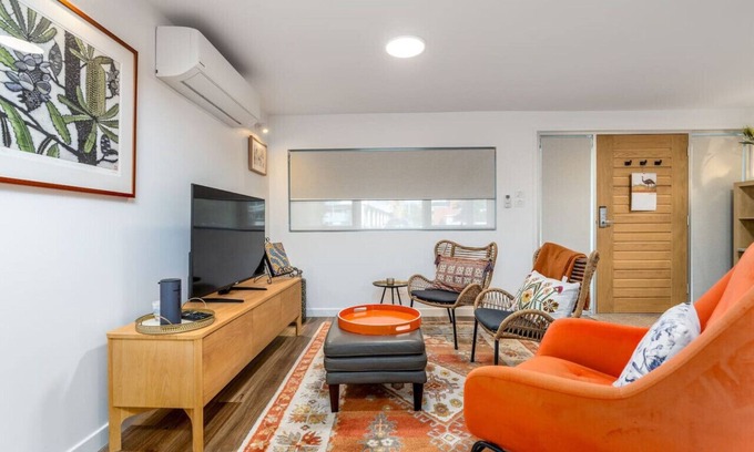 Deakin Apartment | New to VRBO: Modern Home: Conveniently Close to Hospitals