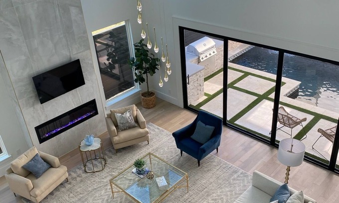 Bluffview Villa | New Ultra High-End Luxury Villa with 6 BR 6.5BA, Pool, Grill, Garage, EV Charger