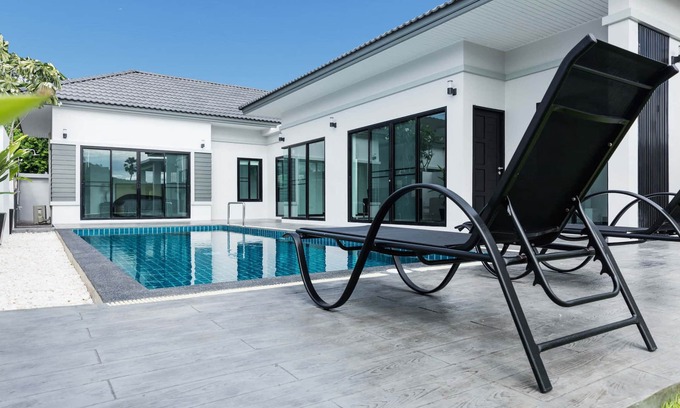 Pak Nam Pran Villa | New villa with pool and Jacuzzi - 900 m from Pak Nam Pran beach