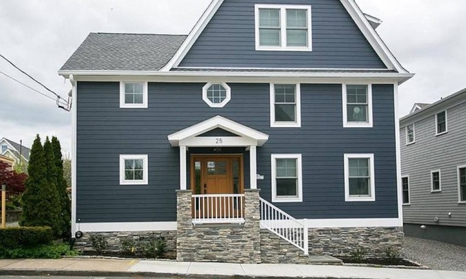 Yachting Village House | Newly built 5 star house in the heart of Newport's Yachting Village