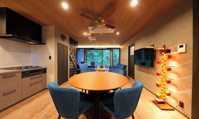 Fujikawaguchiko House | Newly built in July 2025 Contrast of forest and light Premium stay Bonfire BBQ 14 people /Minamitsurugun Yamanashi