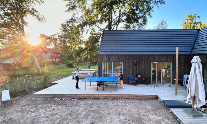 Tofta House | Newly built spacious designer home. 150 meters from Tofta Beach. 5-10 people.