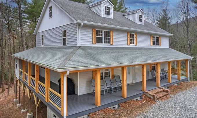 Deep Gap House | Newly Constructed Spacious, Private Mountain Home!