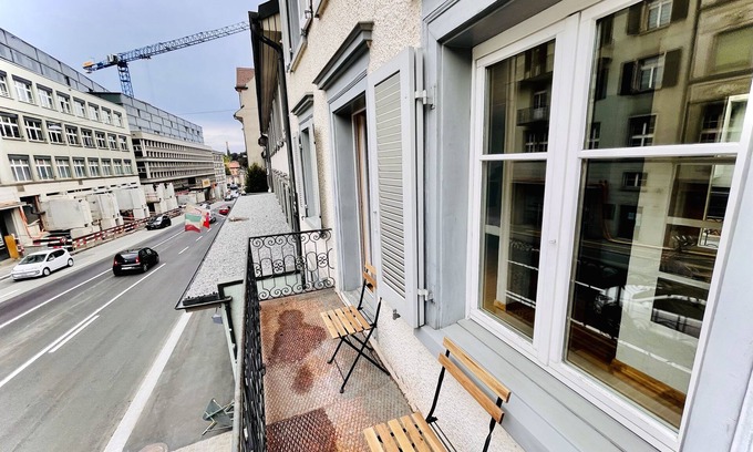 St. Gallen Apartment | Newly Furnished Beautiful old Building Apartment in the Center With Apple TV O1