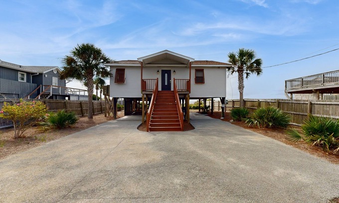Folly Beach House | Newly Remodeled Oceanfront 'Folly Drifter' w/Beach Access & Private Deck