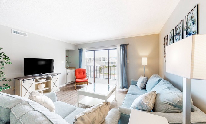 North Ocean City Condo | Newly remodeled Ocean Block retreat w/easy beach access & shared pools