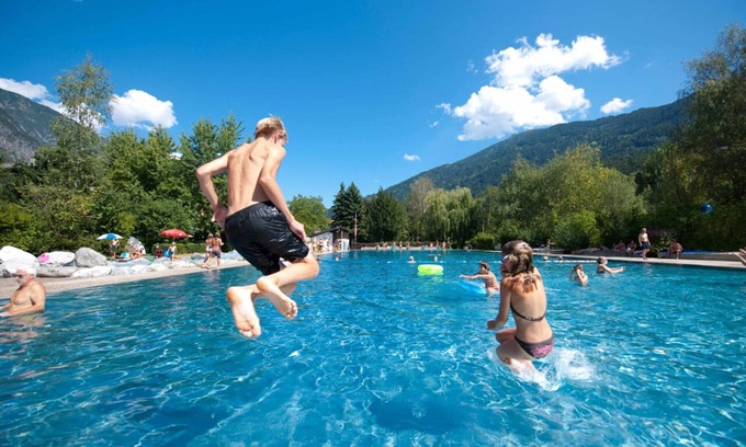 Stanz bei Landeck House | Newly renovated apartment with balcony Top 3