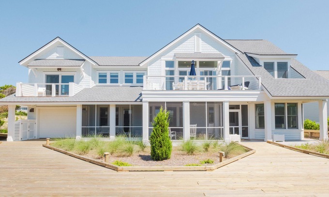 South Beach House | Newly renovated! Views, VIEWS, VIEWS of the Atlantic will mesmerize you from Ocean's 11!