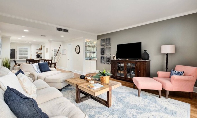 Sandestin House | Newly renovated, 2 bedroom, sleeps 8, easy walk to beach, pool, restaurants