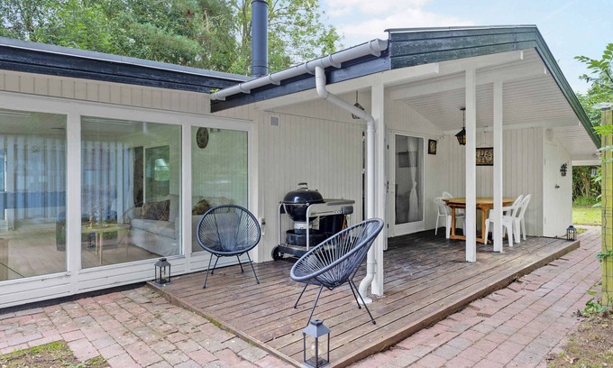 Faxe Ladeplads House | Newly renovated holiday home in the forest