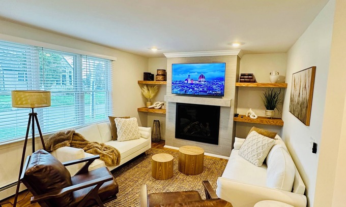 Fifth Ward House | Newly renovated Newport home. Walking distance to all that Newport has to offer!