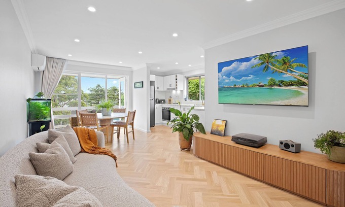 Newport Apartment | Newport Apartment w/water views