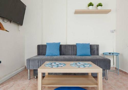 Kerem HaTeimanim Apartment | Next to Beach and Market