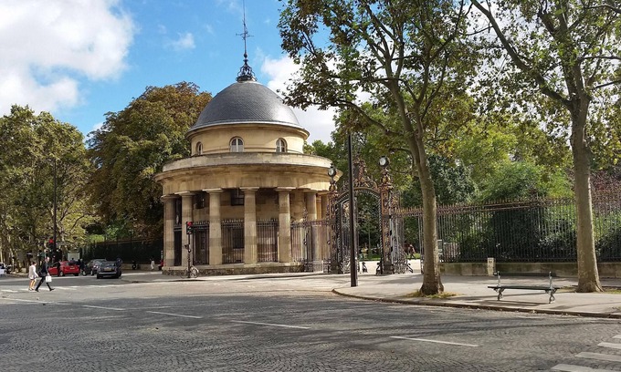 Quartier de la Plaine-de-Monceaux Apartment | NEXT TO THE PARC MOCEAU,SUPERB 98sqm HAUSSMANNIAN APARTMENT WITH A 17M BALCONY