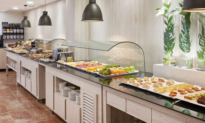 La Trinidad-San Juan y Todos los Santos Hotel | NH Córdoba Califa Hotel