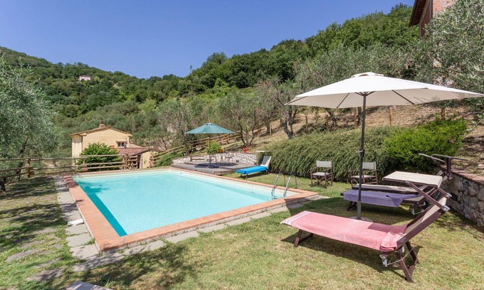 Gugliano Villa | Nice apartment in villa for 4 guests with WIFI, pool, TV, patio and pets allowed, close to Lucca
