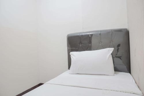 Depok Apartment | Nice and Cozy 2BR at Cinere Resort Apartment By Travelio