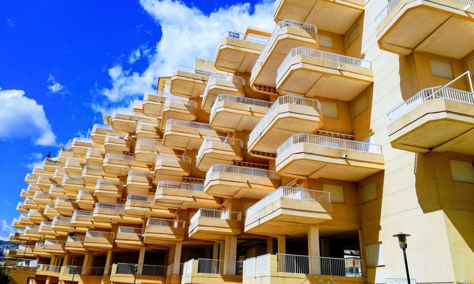 Xeraco Apartment | Nice and spacious third floor apartment with a large glazed terrace facing south-west.