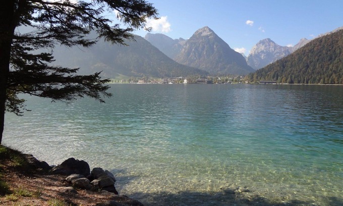 Steinberg am Rofan Apartment | Nice apartment for 10 guests with WIFI, hot tub, patio, pets allowed and parking