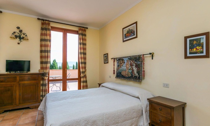 Cerreto Guidi Apartment | Nice apartment for 2 guests with pool, A/C, WIFI, TV and pets allowed