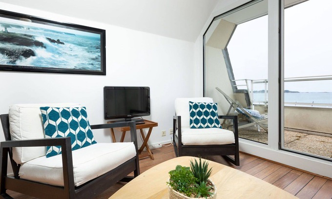 Lancieux Apartment | Nice apartment for 4 people with WIFI and balcony