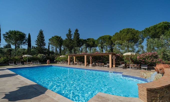 Peccioli Apartment | Nice apartment for 4 people with WIFI, A/C, pool, TV, pets allowed and panoramic view