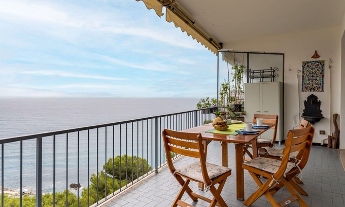 Capo Mimosa-Rollo Apartment | Nice apartment for 6 guests with WIFI, TV and terrace