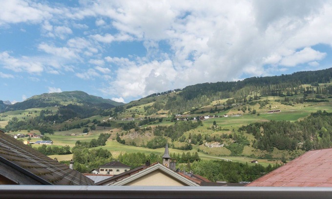 Zillis Apartment | Nice apartment for 7 guests with WIFI, TV, balcony and panoramic view