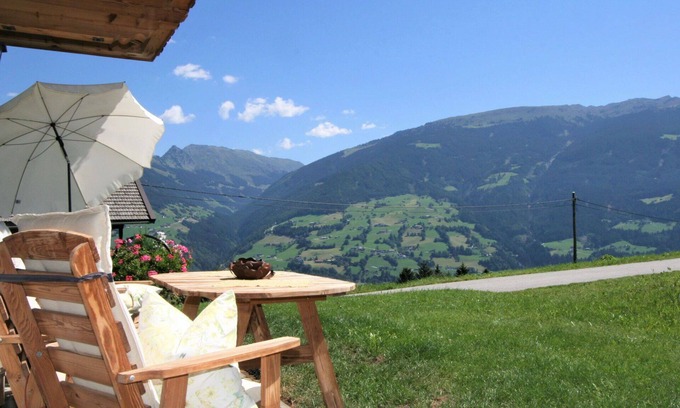 Emberg Apartment | Nice apartment for 5 people with WIFI, TV and terrace