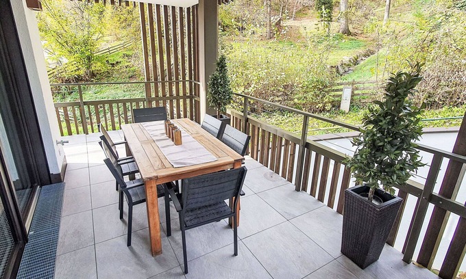 Sattendorf Apartment | Nice apartment for 5 people with WIFI, TV and balcony