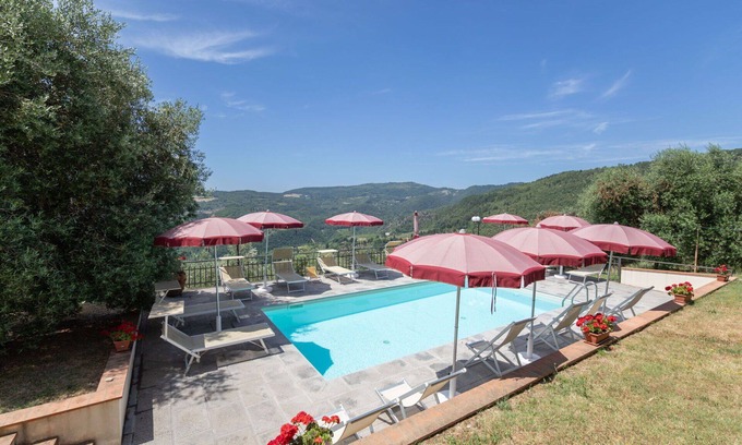 Montebonello Apartment | Nice apartment for 8 guests with WIFI, pool, TV, pets allowed and panoramic view