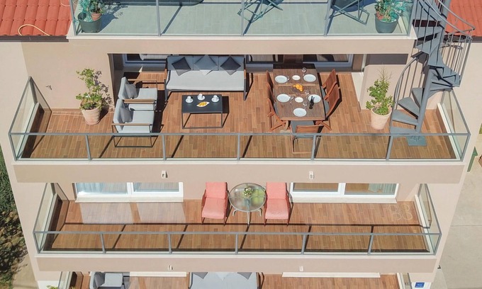 Kastel Gomilica Apartment | Nice apartment in Kastel Gomilica