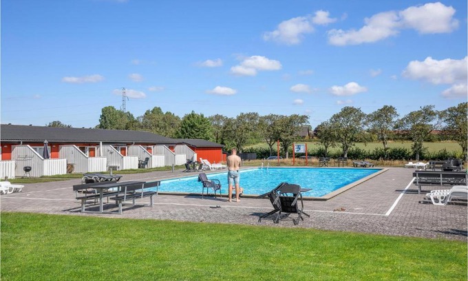 Akirkeby Apartment | Nice Apartment In Aakirkeby