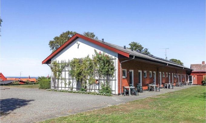 Sandvig Apartment | Nice Apartment In Allinge With Wifi