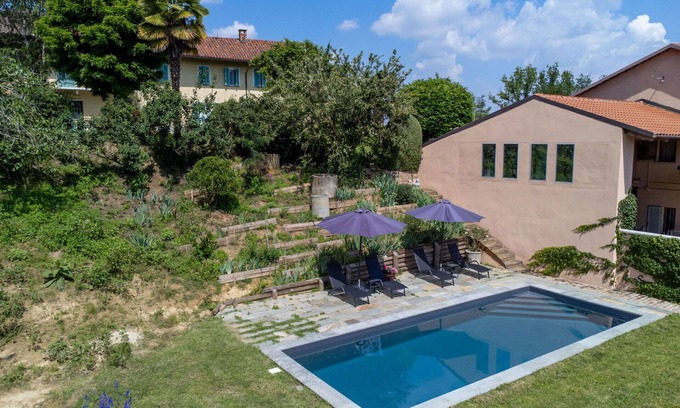 Cortazzone House | Nice apartment in villa for 2 guests with pool, TV, terrace and panoramic view