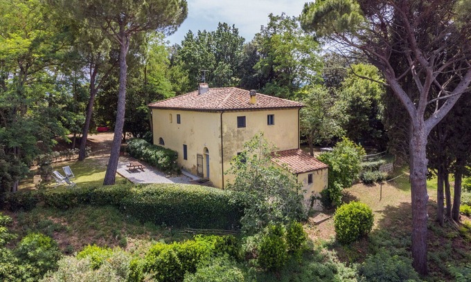 Lorenzana Villa | Nice apartment in villa for 4 people with WIFI, pool and pets allowed