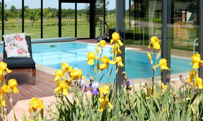 Victot - Pontfol House | Nice apartment in villa for 3 guests with WIFI, pool, TV, patio and pets allowed