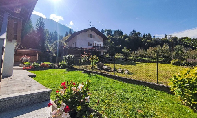 Ragoli Apartment | Nice apartment for 6 guests with WIFI, TV, patio, pets allowed and panoramic view