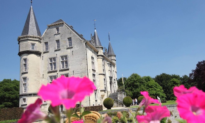 Strucht House | Nice bungalow with sauna and bubble bath, on a holiday park, 4 km. Valkenburg