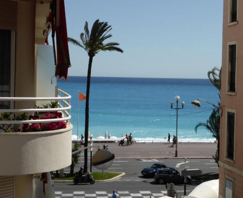 Nice City Centre Apartment | Nice Centre - Apartment with balcony and stunning sea view!