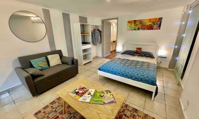 Route d'Arles Apartment | Nice F2 near train station, Arena with private terrace