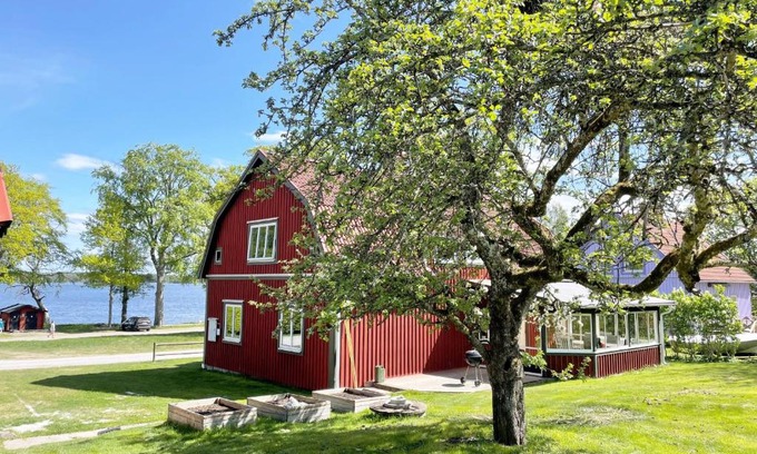 Lonashult House | Nice holiday home with a view of lake Asnen in Hulevik, Lonashult