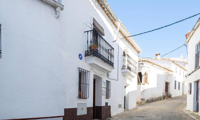 Castano del Robledo House | Nice home in Castaño del Robledo