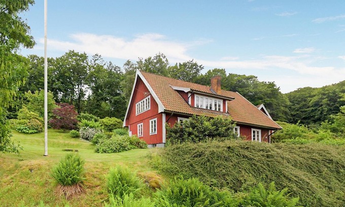 Ostra Karup House | Nice home in Båstad with kitchen