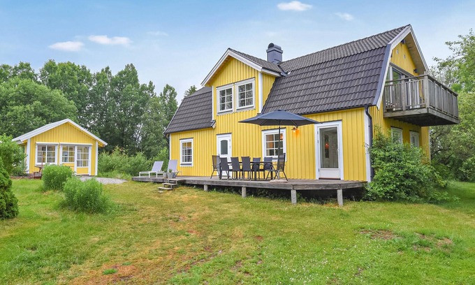 Ed House | Nice home in Ed with kitchen