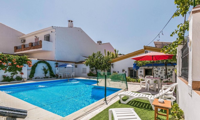 Fuente-Tojar House | Nice home in Fuente Tojar with WiFi