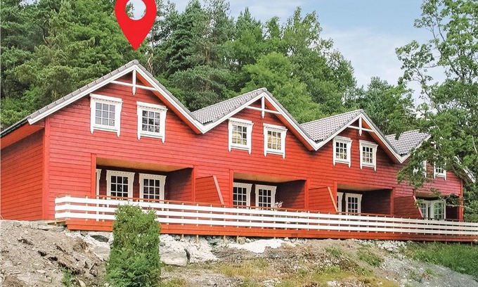 Hatlestrand House | Nice Home In Hatlestrand